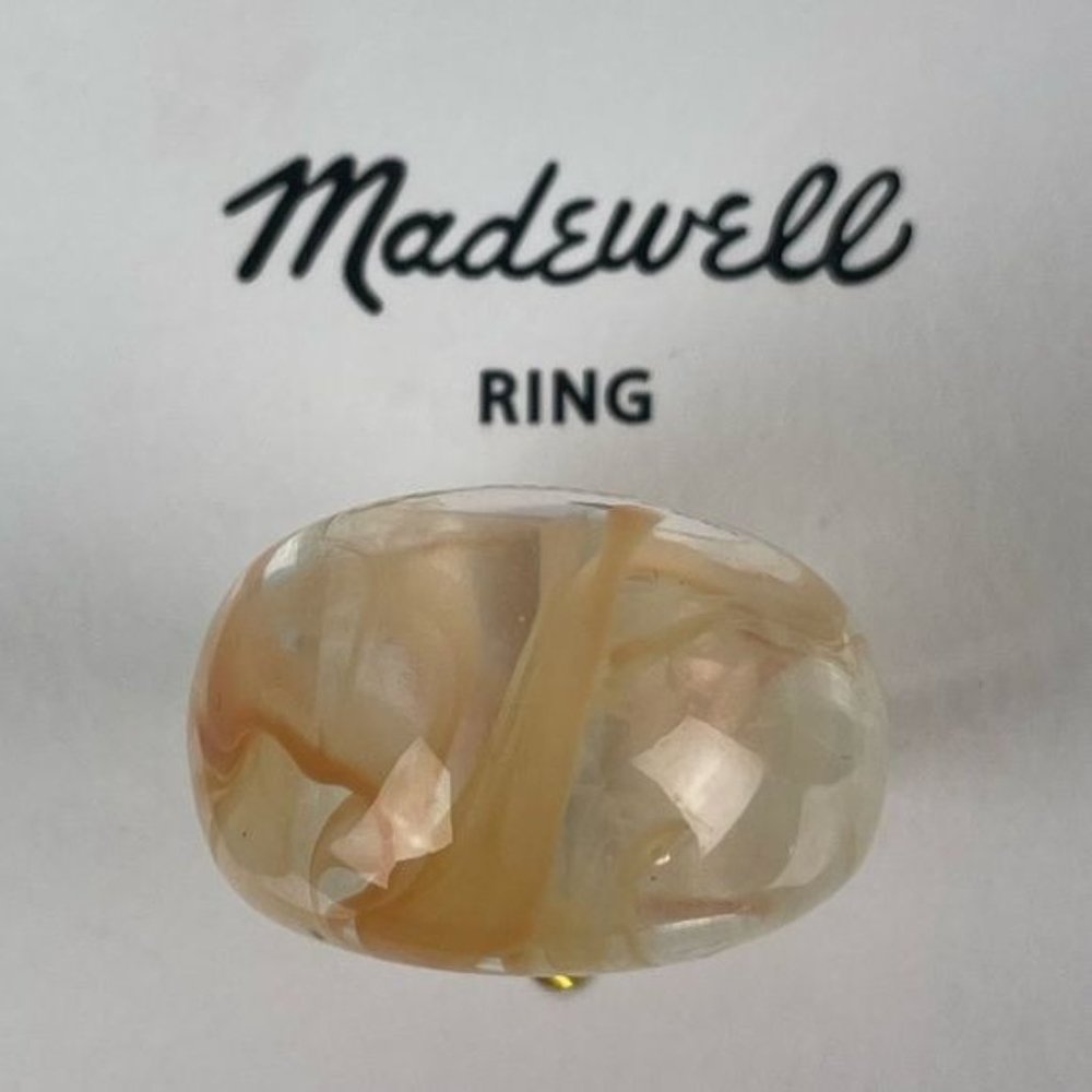 Madewell Acrylic Sz 7 Ring, Peach/Orange Swirl Design - Picture 6 of 10